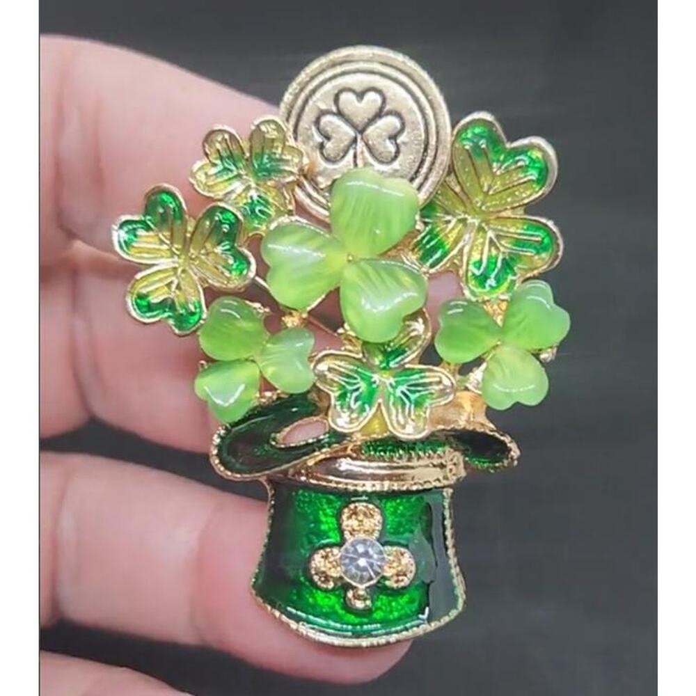 St. Patrick's Day Irish Brooch Top Hat Filled with Clovers and a Golden Coin